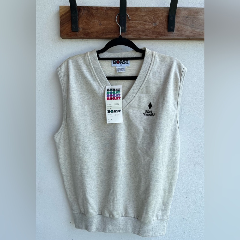BOAST GOLF SWEATER MEDUIM BLACK DIAMOND